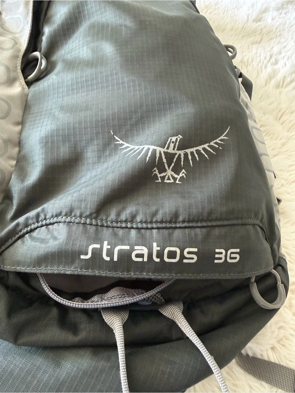 OSPREY Stratos 36 Men's Dark Green and Light Gray Backpack